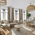 Park Avenue - Dom Mit Stil - Kueche - Parkplatz - Wlan - 65 Zoll Tv - Netflix Lägenhet *