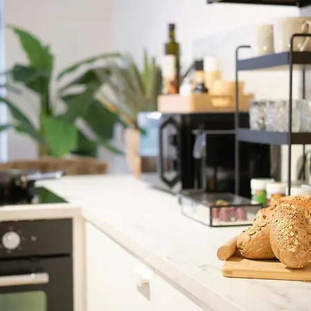 Park Avenue - Dom Mit Stil - Kueche - Parkplatz - Wlan - 65 Zoll Tv - Netflix Appartement Cologne