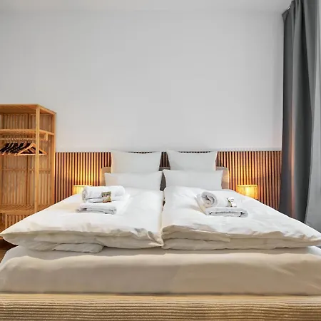 Apartment Park Avenue - Dom Mit Stil - Küche - Parkplatz - Wlan - 65 Zoll Tv - Netflix