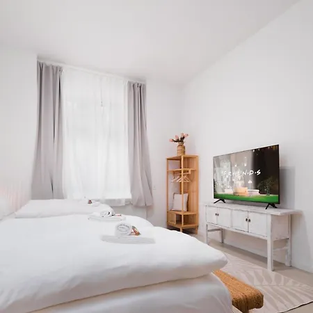 Park Avenue - Dom Mit Stil - Kueche - Parkplatz - Wlan - 65 Zoll Tv - Netflix * Cologne