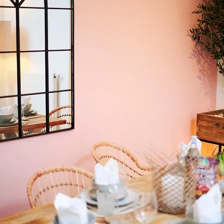 Park Avenue - Dom Mit Stil - Kueche - Parkplatz - Wlan - 65 Zoll Tv - Netflix Appartement