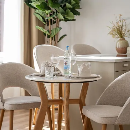 Park Avenue - Dom Mit Stil - Kueche - Parkplatz - Wlan - 65 Zoll Tv - Netflix *