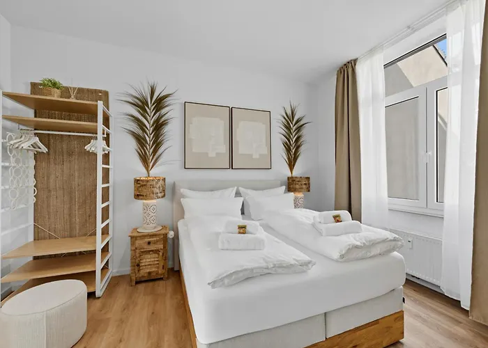 Park Avenue - Dom Mit Stil - Küche - Parkplatz - Wlan - 65 Zoll Tv - Netflix Apartment Köln