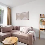 アパート Park Avenue - Dom Mit Stil - Kueche - Parkplatz - Wlan - 65 Zoll Tv - Netflix