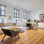 Park Avenue - Dom Mit Stil - Kueche - Parkplatz - Wlan - 65 Zoll Tv - Netflix Apartmán
