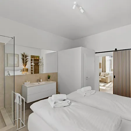 아파트 Park Avenue - Dom Mit Stil - Kueche - Parkplatz - Wlan - 65 Zoll Tv - Netflix 쾰른