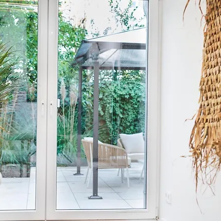 Park Avenue - Dom Mit Stil - Kueche - Parkplatz - Wlan - 65 Zoll Tv - Netflix Кёльн