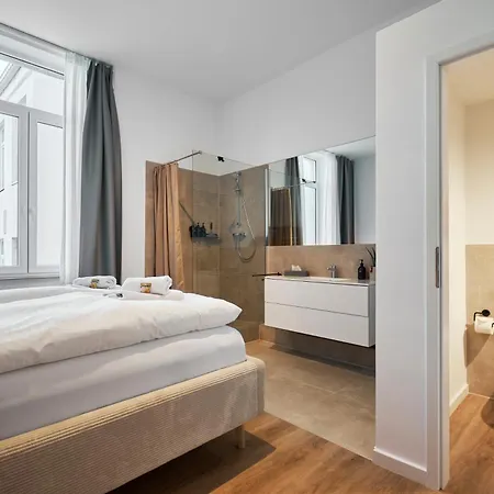 Park Avenue - Dom Mit Stil - Kueche - Parkplatz - Wlan - 65 Zoll Tv - Netflix Кёльн