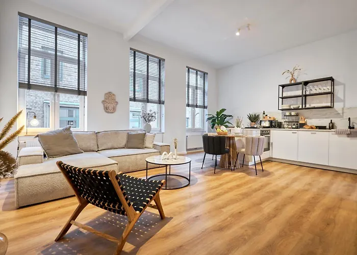 Park Avenue - Dom Mit Stil - Kueche - Parkplatz - Wlan - 65 Zoll Tv - Netflix アパート